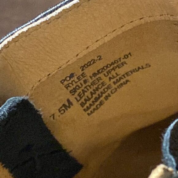 Halsa Rylee Floral Embossed Leather Bootie Size 7.5 - Picture 6 of 12